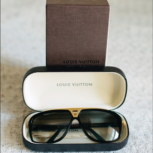 ((SOLD)) - Picture 2 of 3