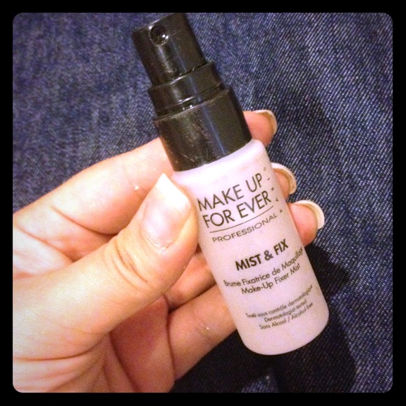 💋SOLD💋25 ml. Make Up Forever Mist & Fix