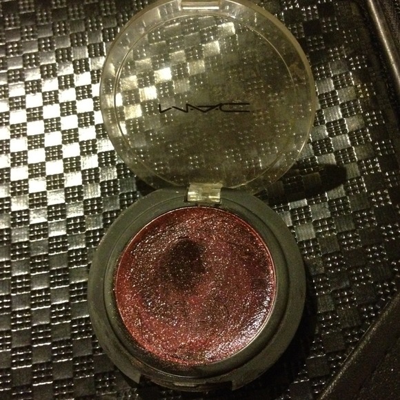 Limited edition MAC glitz gloss EMBELLISH