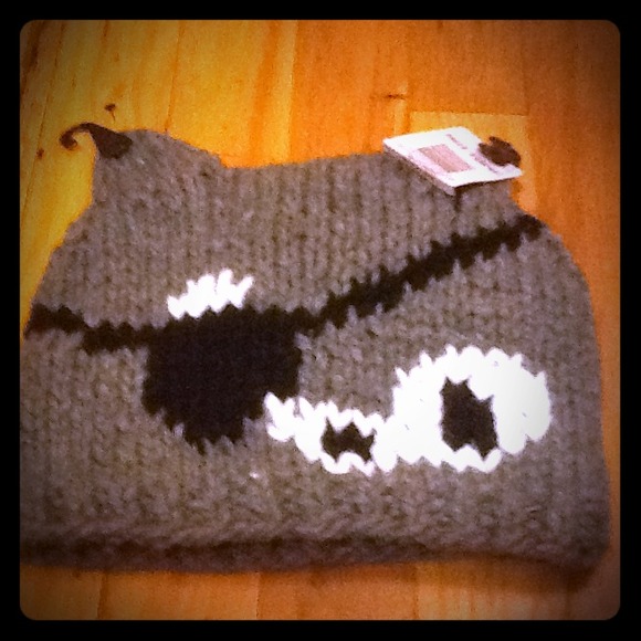ReducedFaux fur animal knit hat TAKING OFFERS.