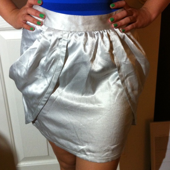 💢REDUCED💢silver satin/silk/metallic skirt
