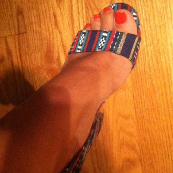 Brand new adorable clogs