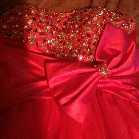 Dress - Picture 2 of 3