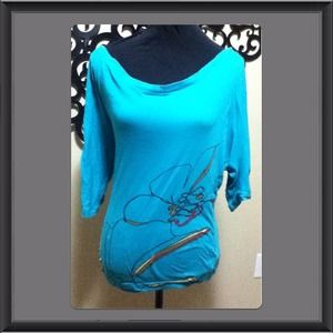 🔴SOLD🔴Teal off shoulder shirt