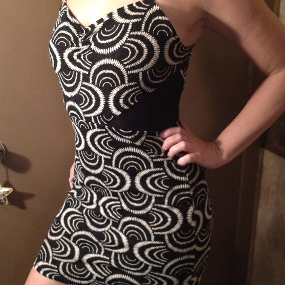 💋Free People reserved!!!!Cutout dress with lace