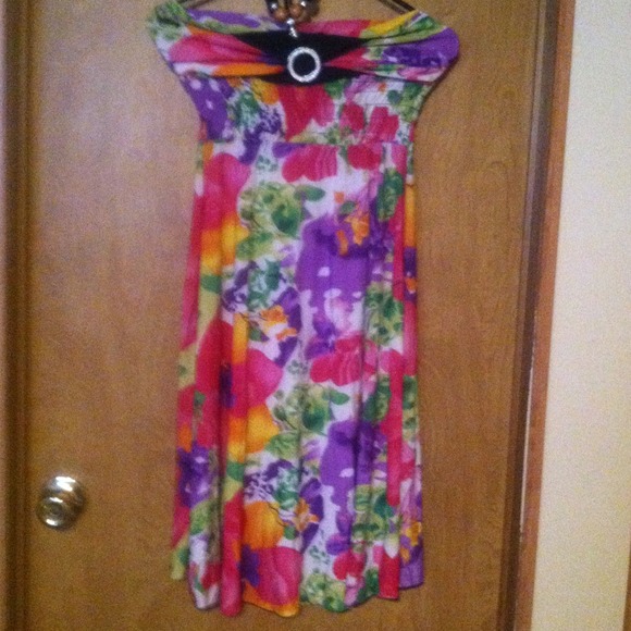Silky dress XL never worn but feel its a Large