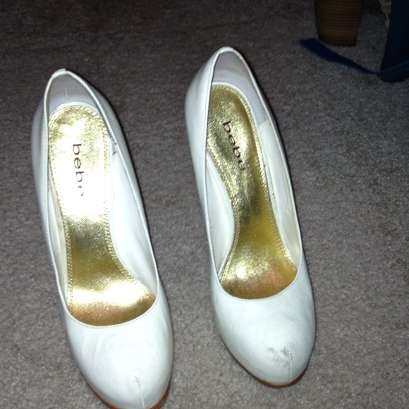 Bebe pumps