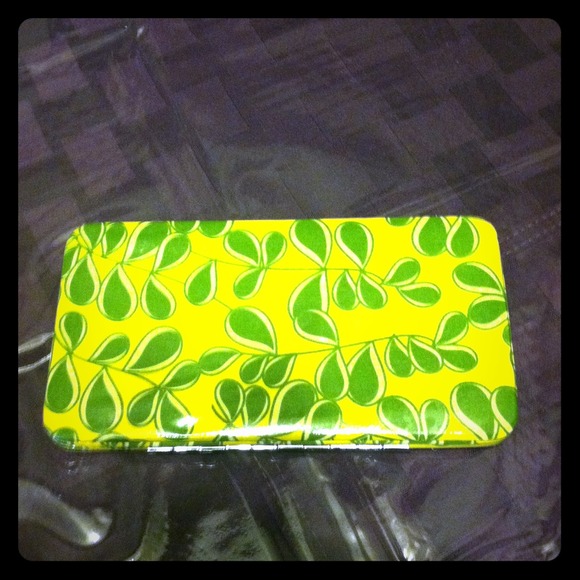 Pretty yellow and green vine wallet