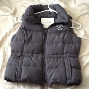 Abercrombie kids vest NWOT kids XL grey