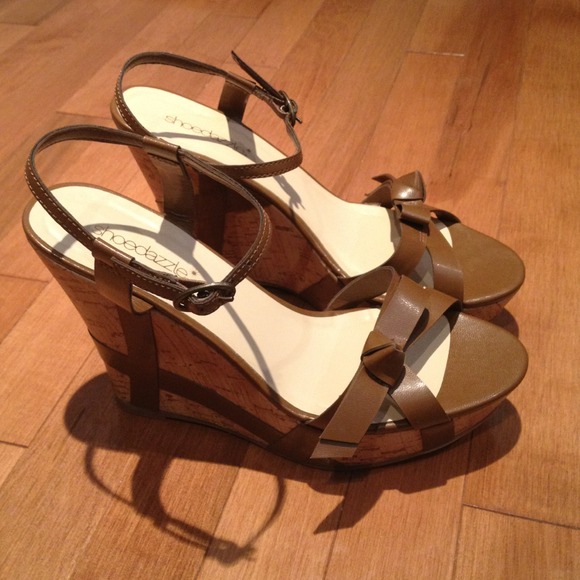 Strappy brown wedges