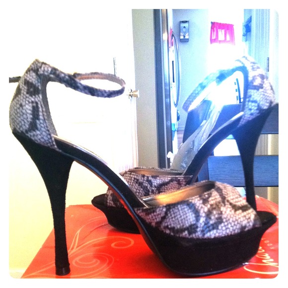 Sexy snake skin heels
