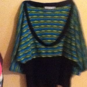 3 quarter sleeve top.... Colorful!!!