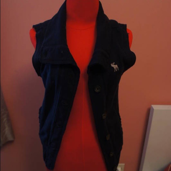 Abercrombie & Fitch Outerwear - 🙅RESERVED🙅Abercrombie and Fitch Cotton Vest