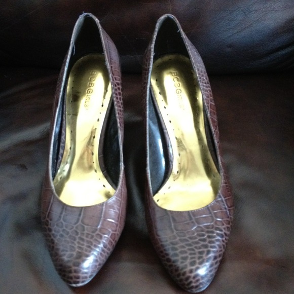 BCBGIRLS Pumps
