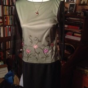 TRADE:hooveroffers  Feel Lovely...Pullover Top