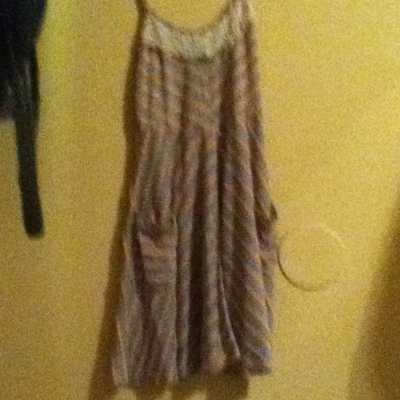 Cute little dress.