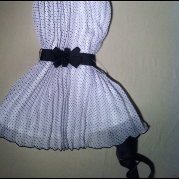 SOLD. A. Byer Polka dot B&W Top - Picture 2 of 4