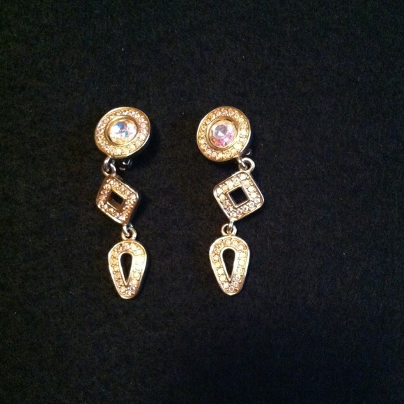 Sale Evening Crystal Dangles with Clips - Picture 1 of 3
