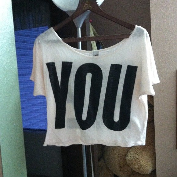 You&Me off shoulder cropped tee