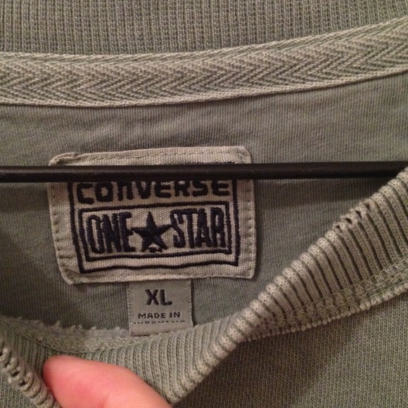 ✋SOLD Linz✋💛Converse Sweatshirt - Picture 2 of 3