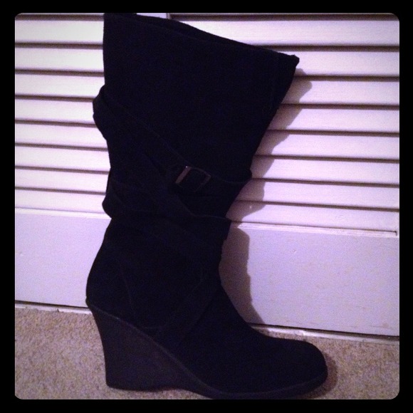 🎀New🎀Suede Sketcher's Boots w/wedge