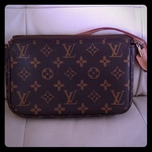 Faux Louis Vuitton