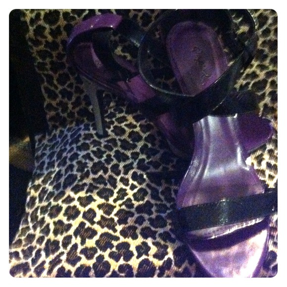 Brwnd new purple,silver, and black high heel.