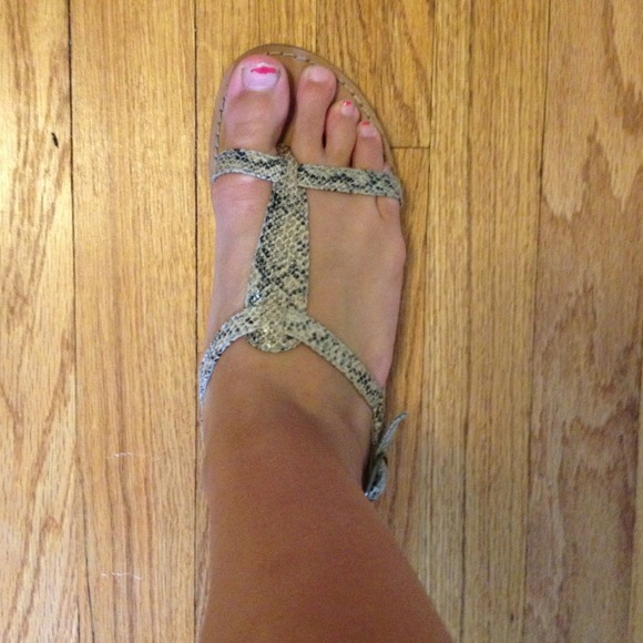 Alligator Print Old Navy Sandals - Size 7 - Picture 4 of 4