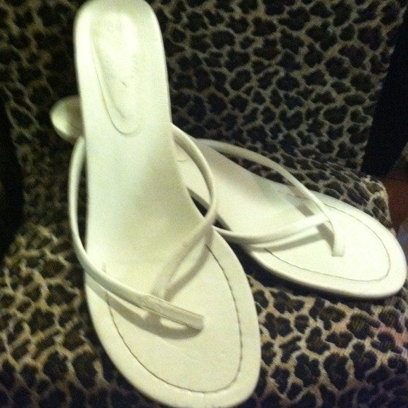 Nice white thong sandal.