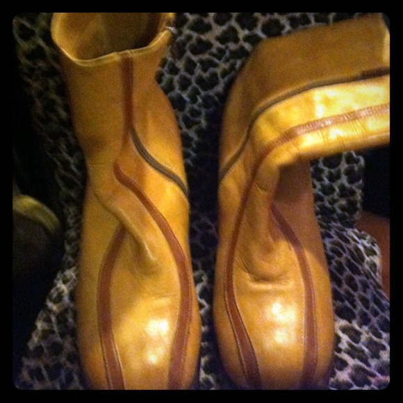 SOLD Leather Durango boots