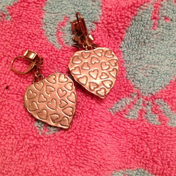 ✔SOLD 🎀Authentic Betsey Johnson Earrings🎀 - Picture 2 of 2