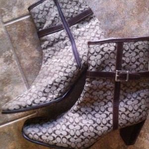 Coach signature C boots