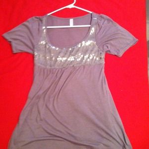 Silver and sparkle top. Great to wear w/ leggings!
