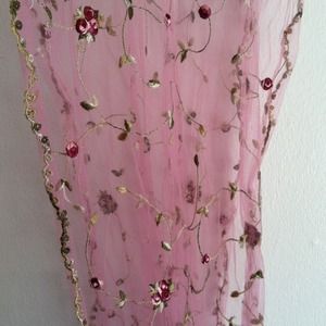 Pink tulle scarf with flowers