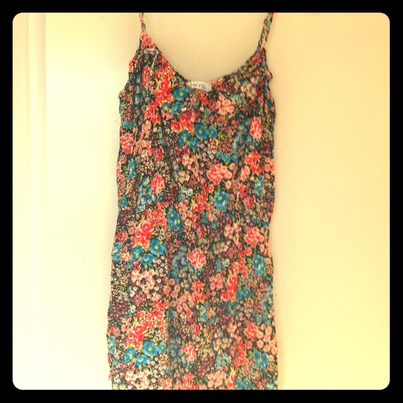 SOLD IN BUNDLE Floral Dress!!