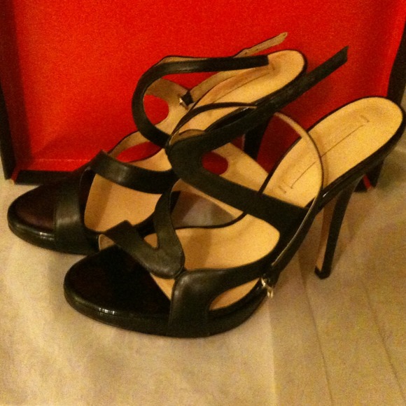 BCBG Maxazaria Fiona shoe new never worn in box