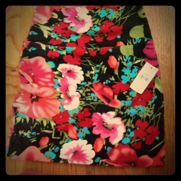 ❌Reserved❌ Floral pencil skirt!