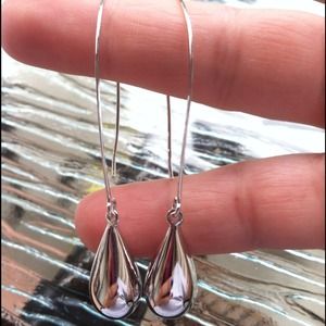 ✨REDUCED✨ Drop silver earrings