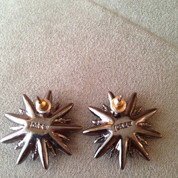 New huge j.crew dark silver&crystal flowerearrings - Picture 2 of 2