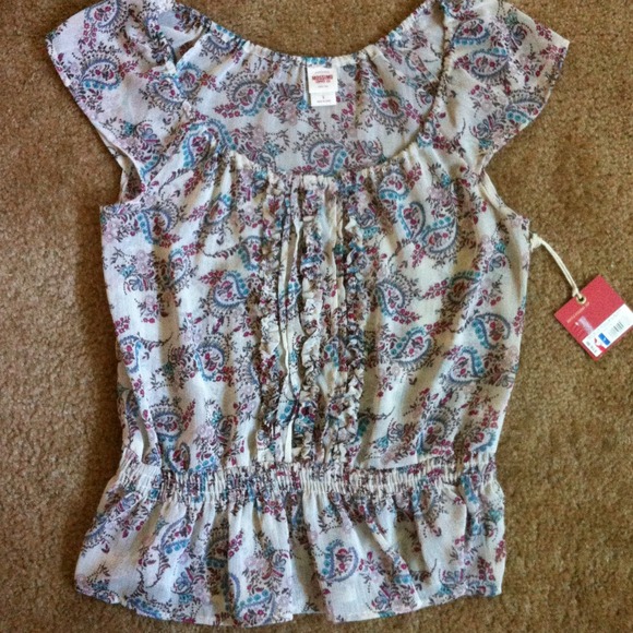 NWT Peasant Ruffle Top