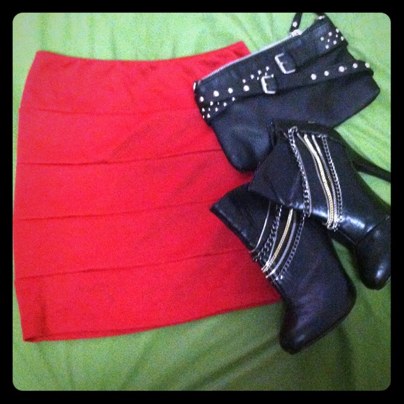 Dresses & Skirts - Red Bodycon skirt