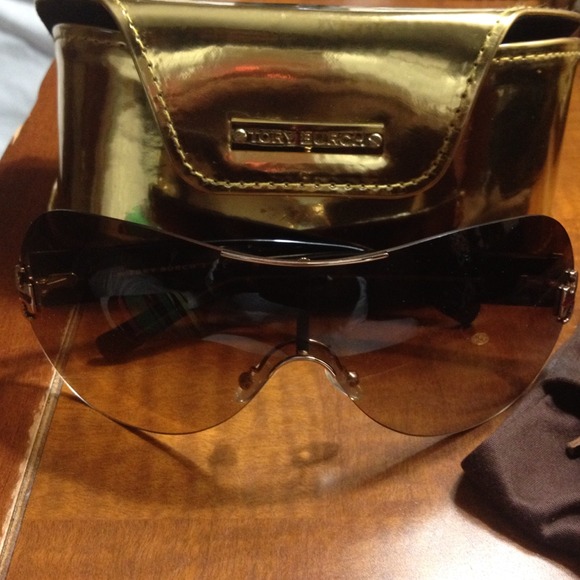 **RESERVED**Authentic Tory Burch Shades NO TRADES