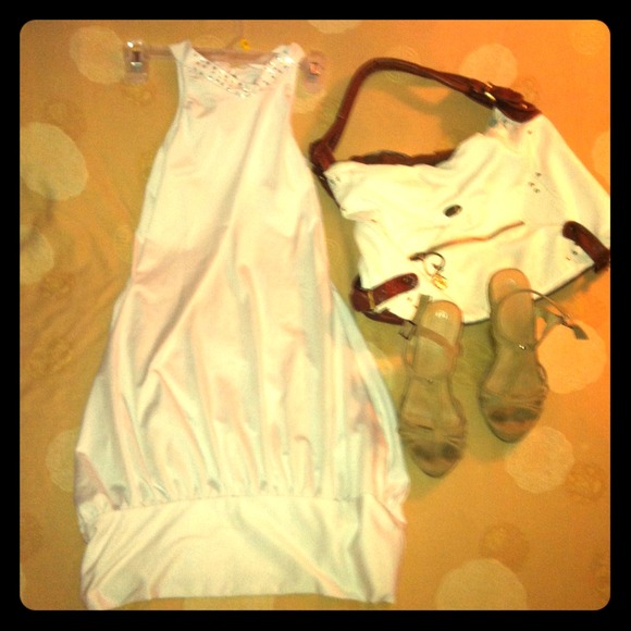 Stretchy White Balloon dress