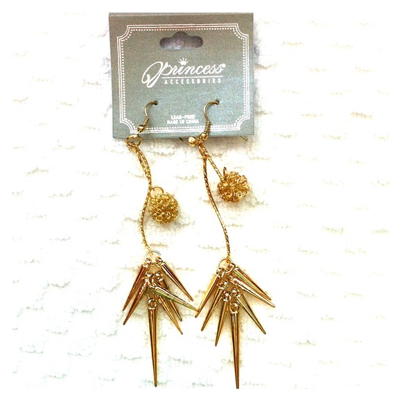 NEW gold spikey earrings
