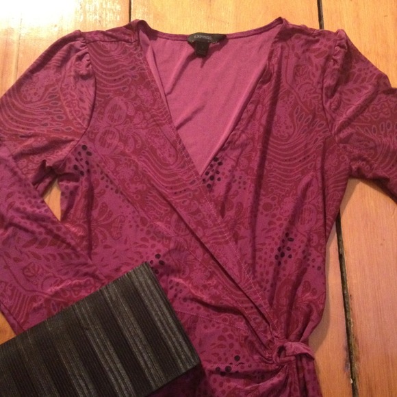 🚫SOLD!!🚫 Cute purple wrap dress - Picture 2 of 2