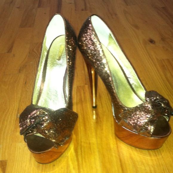 Wild Pair Bronze Glitter platform heel - Picture 1 of 3