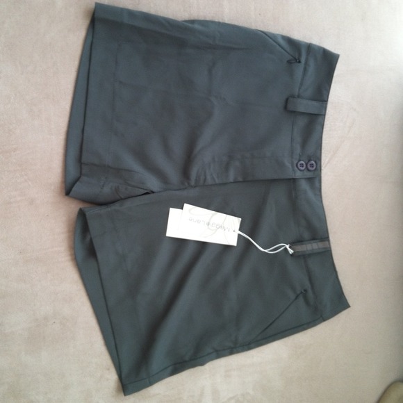 💥REDUCED!💥NWT!! Grey-Maggie Lane golf shorts.