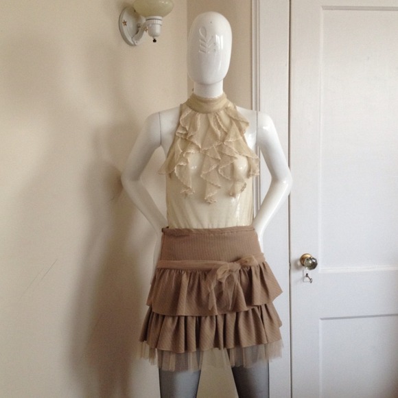 Cute Ruffle Mini Skirt - Picture 2 of 4