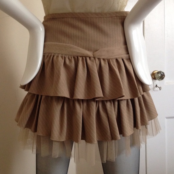 Cute Ruffle Mini Skirt - Picture 4 of 4