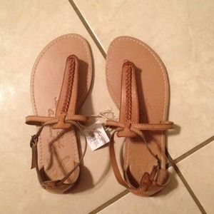 REDUCED!!✨Tan sandals ✨